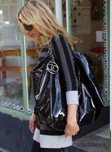 New handbag trends lead to wheels | Tiffanyanisette\u0026#39;s Blog  